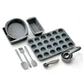 Complete professional gray silicone baking set with round square cake pans and measuring cups - 17-Piece Set (Bagged) / Gray