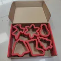 Christmas 6-piece stainless steel cookie cutter set with protective red rims in a box - Red / 6-Piece Set
