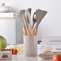 Προηγμένο σετ 17 τεμαχίων χακί σιλικόνης κουζινικών σκευών με ξύλινες λαβές και κουβά - Σετ 11 Τεμαχίων (Με Κάδο) / Χακί