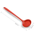 Écumoire en silicone rouge professionnel avec un long manche de 395 mm de long - Écumoire Rouge (Long Manche)