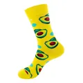 Calcetines de algodón amarillo vibrante con bonitos patrones repetidos de aguacate. - No. 198 Aguacate Divertido