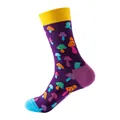 Calcetines morados con divertidos patrones de setas de colores y puño amarillo - No. 195 Seta Púrpura
