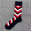Lässige Herren-Baumwollsocken mit rot-weiß-marineblauem Chevron-Muster - Einheitsgröße / Rot Weiß Marine Chevron (26)