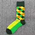 Herren-Wadenstrümpfe aus Baumwolle mit lebhaftem grün-orangefarbenem Argyle-Rautenmuster - Einheitsgröße / Dunkelgrün gelb orange Rautenmuster