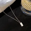 Collier minimaliste en acier titane avec pendentif rectangulaire et lettre C gravée - Lettre C / Argent