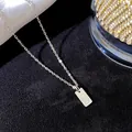 Élégant collier en acier inoxydable argenté avec pendentif rectangulaire initiale 'D' - Lettre D / Argent