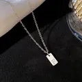 Collier minimaliste en acier inoxydable avec pendentif lettre F rectangulaire - Lettre F / Argent