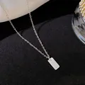 Élégant collier en acier titane avec un pendentif rectangulaire arborant la lettre I - Lettre I / Argent