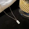 Collier élégant minimaliste en acier inoxydable avec pendentif rectangulaire gravé lettre W - Lettre W / Argent