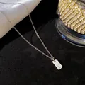 Collier minimaliste en acier titane avec pendentif rectangulaire gravé de la lettre Y - Lettre Y / Argent