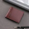 Portafoglio corto da uomo in pelle PU marrone scuro classico con finitura testurizzata - Marrone (DE91)