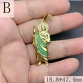 Gedetailleerd beeld van de Sint-Juda hanger met groene zirkonia, maat 18,8x47,4 mm - St. Jude Hanger B (18.8x47.4mm) / L