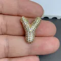 Vue détaillée du pendentif lettre Y plaqué or serti de pierres de zircone cubique - Lettre Y (030)