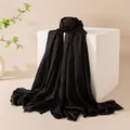 Elegante scialle lungo nero in misto lana con bordi sfrangiati perfetto per l'estate - FH25-6083-4 Nero
