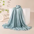 Elegante scialle sottile in misto lana celeste con morbide frange ideale per l'estate - FH25-6083-7 Blu grigio