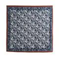 Foulard en soie carré à motif cachemire bleu marine avec bordure contrastante - Carré de Soie (FH26-6123-10) / Rouge-Brun Bleu