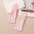 Elegante rosa Seiden-Spitzenhandschuhe mit Blumenmuster für Hochzeit und UV-Sonnenschutz - Einheitsgröße / Hellrosa