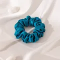 Premium blauwgroene moerbeizijde scrunchie met elegante satijnen afwerking voor dames - Teal