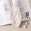 Atmungsaktive beige gestrickte Kniebandagen für Gelenkschutz und Wärme im Sommer - M / 1 Paar / Weiß