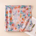 Écharpe d'été rose légère avec imprimé papillon coloré et texture soyeuse et douce - -15 Papillons colorés