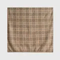 Foulard carré en laine et soie à motif pied-de-poule élégant, bords roulottés à la main - 65x65cm / Boucle Jaune Brun (90080-1)