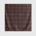 Carré de soie et laine vintage avec un motif pied-de-poule classique couleur or rose - 65x65cm / Boucle Rouge Vin (90080-2)