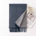 Bufanda de lana de doble cara en azul y gris con elegantes borlas para el invierno. - 30X180cm / Doble Cara Azul Grisáceo - Blanco Roto