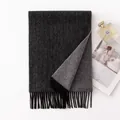 Bufanda de lana de doble cara gris oscuro con elegantes borlas negras para otoño invierno. - 30X180cm / Doble Cara Negro - Gris Mediano