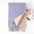Morbida sciarpa di lana reversibile viola e beige con frange per il calore invernale - 190*30cm / Blu Chiaro e Bianco Riso