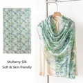 Elegante scialle in seta di gelso con stampa floreale verde per donna, sciarpa estiva - Atmosfera Primaverile (FHZ25-9946-1) / 176*110