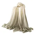 Eleganter Wollschal mit Farbverlauf in Creme und Grün, leichter Schal für Frühling und Sommer - Jacquard Farbverlauf (FHY25-7067-1)