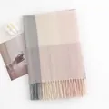 Weicher Karo-Schal aus Kaschmir-Imitat in Pastellrosa und Grau mit Fransen - 62*200cm / Rosa Grau