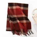 Écharpe classique en laine à carreaux rouges et marron pour femme avec franges - Carreaux Café Rouge