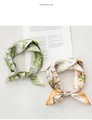 Elegant 100% mulberry silk scarf with daisy print, luxury floral neckerchief for women - 53x53cm / Light Orange Daisy