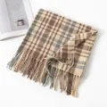 Hochwertiger weicher Karo-Schal in Braun- und Beigetönen mit zarten Fransanquasten - 62*200cm / Khaki Beige Karo