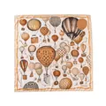 Elegante pañuelo de seda sintética de 90cm con estampado de monograma de globos - 5926-1 light orange hot air balloon / 90x90cm