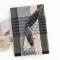 Elegante sciarpa a quadri grigio e beige effetto cashmere con frange morbide per donne - 190*65cm / Beige