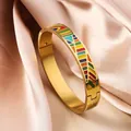 Brazalete esmaltado chapado en oro de 18K con patrones geométricos coloridos - Ancho de 10mm / Rayas Horizontales de Colores Geométrico (SZ728)