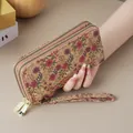 Portefeuille long en liège à motif floral vintage avec double fermeture éclair et dragonne - Violet Hibiscus Liège