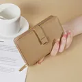 Sofisticato portafoglio da donna kaki con scomparti multipli per carte e chiusura lampo - 14.5*3*9cm / Albicocca