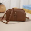 Petit sac bandoulière marron pour femme avec double fermeture éclair et détail décoratif de tulipe - Beige