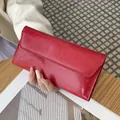 Portafoglio lungo da donna in pelle rossa effetto crepato dal design ultra sottile - Rosso