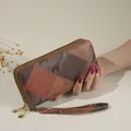Portefeuille élégant en cuir vintage avec patchwork et double fermeture éclair - Café