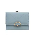 Cartera corta para mujer de color azul claro con cierre de metal dorado semicircular - Azul