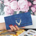 Elegante portafoglio lungo in pelle smerigliata blu con fibbia a testa di cervo - Blu zaffiro