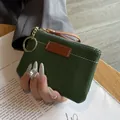Porte-monnaie raffiné en cuir vert foncé avec dragonne dorée - Vert Militaire