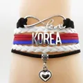 Vista dettagliata del bracciale intrecciato bandiera Corea del Sud con cuore e infinito - Stile Lettera a Più Strati