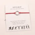 Bracelet de vœux cordon rouge avec breloque DANCE gravée sur carte sport - Rouge