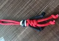 Creatieve paracord geweven sleutelhanger in de vorm van een motorrijder figuur cadeau - Helm Rood Touw