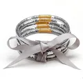 Elegante set di 5 braccialetti in silicone con perline grigie e fiocco in raso argento - Set a 5 Strati (JB618) / Argento